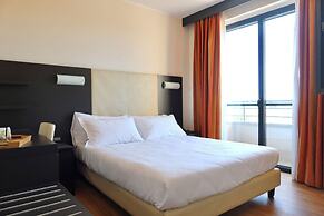 Raya Hotel