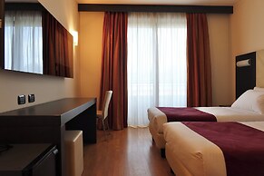 Raya Hotel