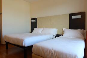Raya Hotel