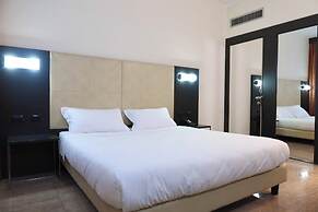 Raya Hotel