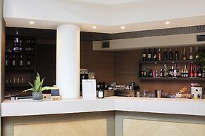 Raya Hotel