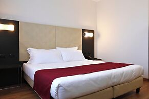 Raya Hotel