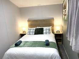 BAF Luxury Stays - Caravan Sleeps 8