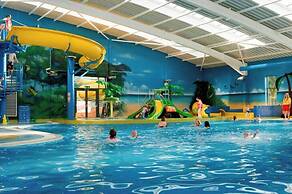 BAF Luxury Stays - Caravan Sleeps 8