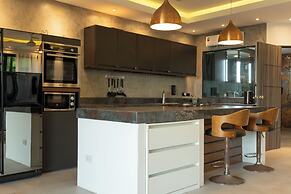 4 Private Sea-View Apartments V104