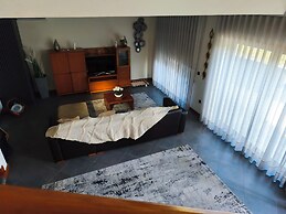 Esposende Charming Villa With Garden