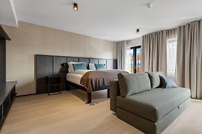 Strand Hotel Apartments