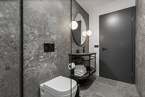 Strand Hotel Apartments