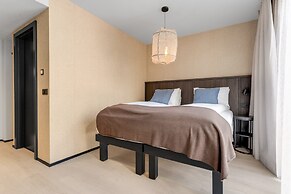 Strand Hotel Apartments