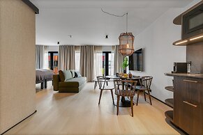 Strand Hotel Apartments