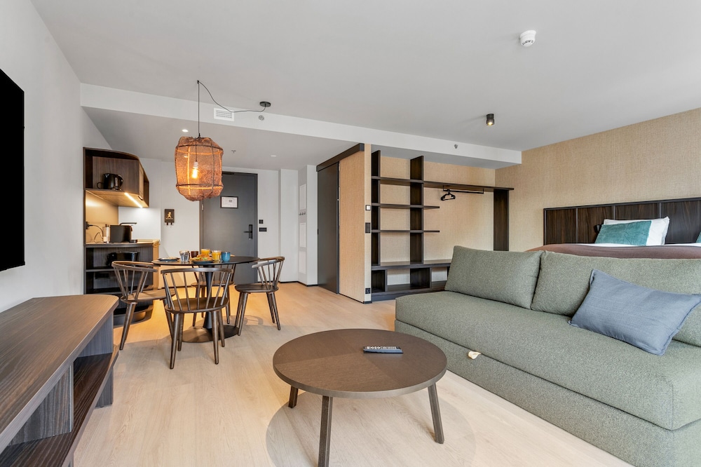 Strand Hotel Apartments