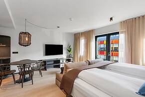 Strand Hotel Apartments
