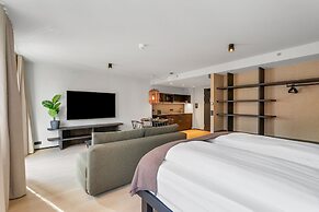 Strand Hotel Apartments