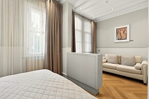 Arbor Hotel - Signature Collection