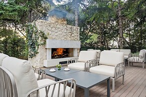 Arbor Hotel - Signature Collection