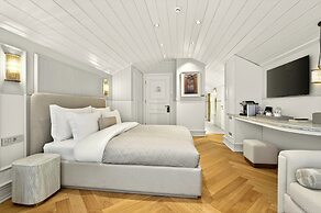 Arbor Hotel - Signature Collection