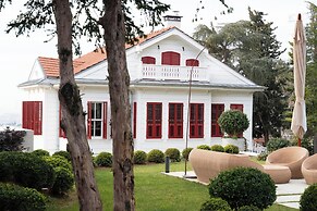 Arbor Hotel - Signature Collection