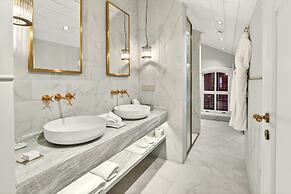 Arbor Hotel - Signature Collection