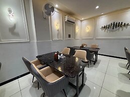 Hotel Sky Moon