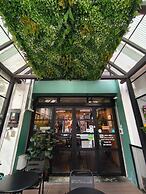 Nimman Nest Hostel & Cafe