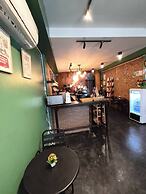 Nimman Nest Hostel & Cafe