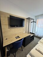 HI Grand City Hotel