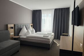 HI Grand City Hotel