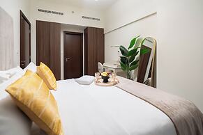 KeyRock - Chic 2BR Escape with Pool