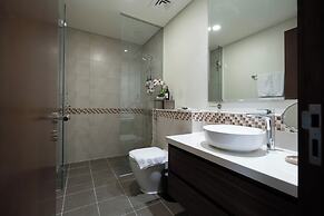 KeyRock - Chic 2BR Escape with Pool