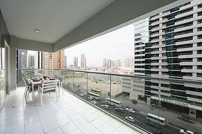 KeyRock - Chic 2BR Escape with Pool