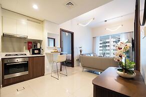 KeyRock - Chic 2BR Escape with Pool