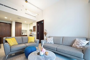 KeyRock - Chic 2BR Escape with Pool