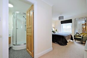 Spacious 3 Bed in Aberdeen s Westend