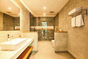 Coastal Charm: 4BR New Villa, Canggu Beach 200m