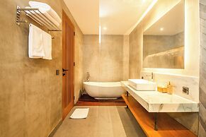 Coastal Charm: 4BR New Villa, Canggu Beach 200m