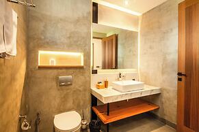 Coastal Charm: 4BR New Villa, Canggu Beach 200m