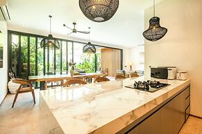 Coastal Charm: 4BR New Villa, Canggu Beach 200m