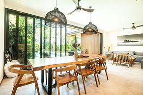 Coastal Charm: 4BR New Villa, Canggu Beach 200m