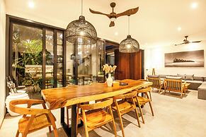 Coastal Charm: 4BR New Villa, Canggu Beach 200m