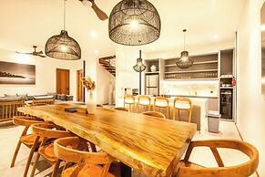 Coastal Charm: 4BR New Villa, Canggu Beach 200m