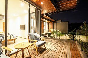 Coastal Charm: 4BR New Villa, Canggu Beach 200m