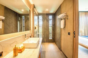 Coastal Charm: 4BR New Villa, Canggu Beach 200m