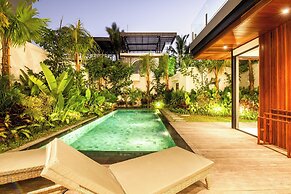 Coastal Charm: 4BR New Villa, Canggu Beach 200m