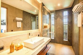 Coastal Charm: 4BR New Villa, Canggu Beach 200m