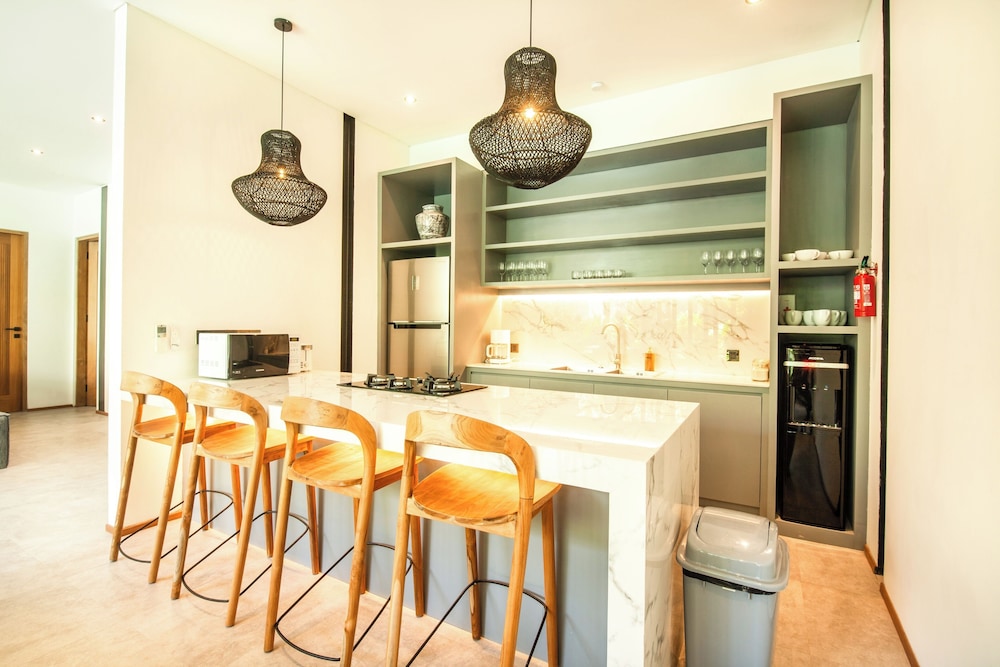 Coastal Charm: 4BR New Villa, Canggu Beach 200m