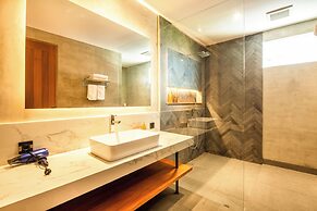 Coastal Charm: 4BR New Villa, Canggu Beach 200m