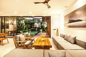 Coastal Charm: 4BR New Villa, Canggu Beach 200m