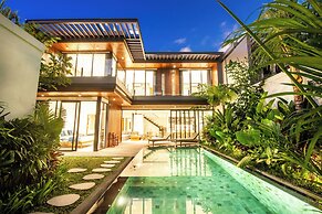 Coastal Charm: 4BR New Villa, Canggu Beach 200m