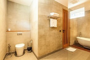 Coastal Charm: 4BR New Villa, Canggu Beach 200m