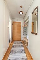 Spacious 3BR House - River View & Sauna